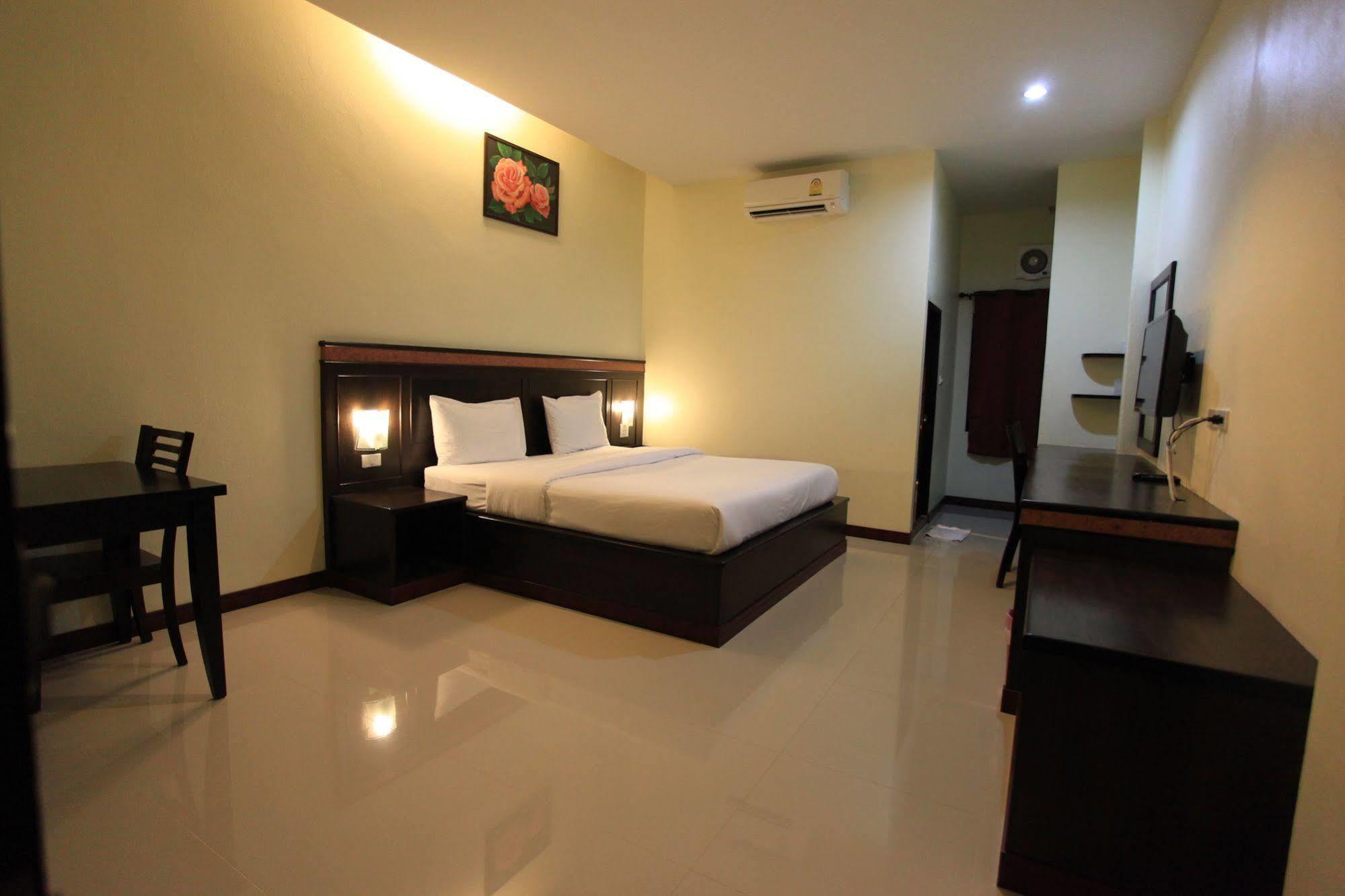 Room Place Chumphon Eksteriør bilde